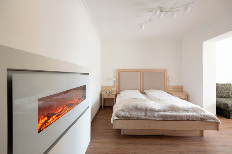 Bedroom 3, das zellersee, Zell am See