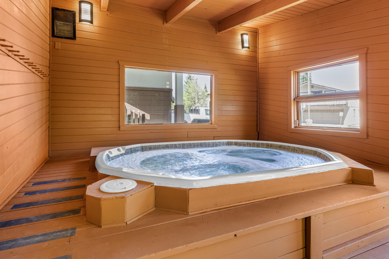 Bathroom 5, Best Western Alpenglo Lodge, Grand