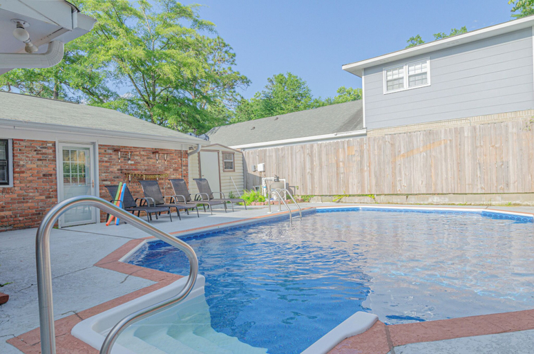 Outdoor pool 5, Relaxing 3BR Getaway with Pool and games, Muscogee