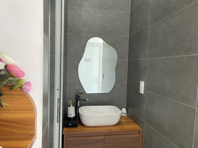 Bathroom 4, Adora Homestay Hue, Huế