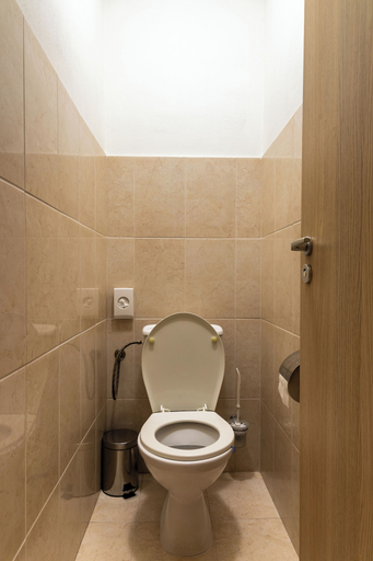 Bathroom 3, Motorest Lumík, Velký Krtíš