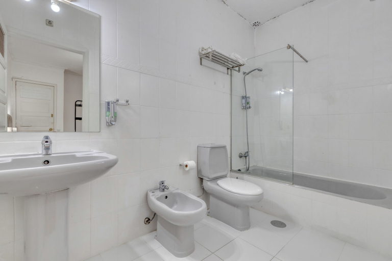 Bathroom 5, Hotel Borsalino, Porto