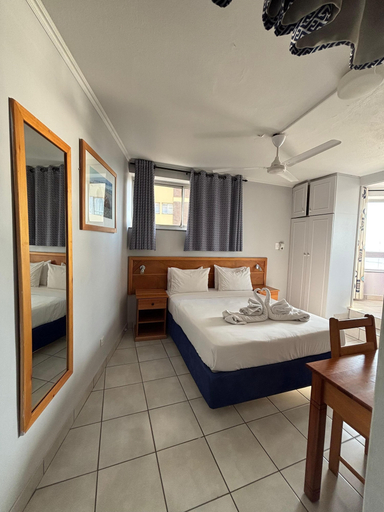 Room 4, Sol Sands Hotel & Self-Catering, eThekwini