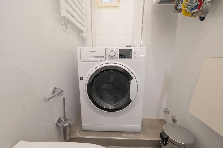 Bathroom 3, Splendor Eternal 3BR Apartment, Roma