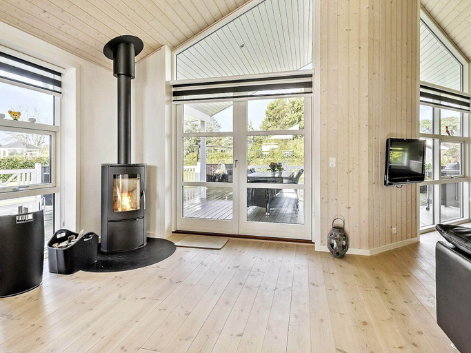 Others 3, 5 Star Holiday Home in Hadsund, Mariagerfjord