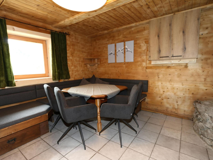 Dining 3, New Holiday Home on the Alm With Terrace and Balcony, Schwaz