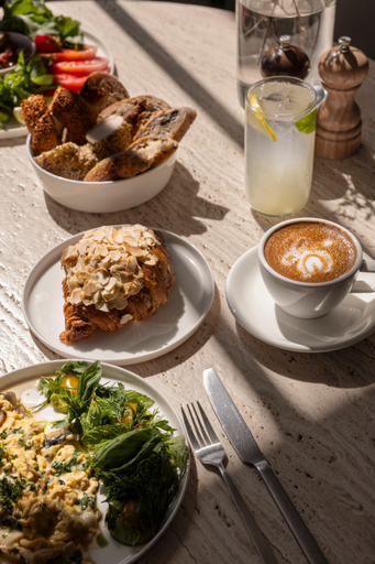 Food & Drinks 1, kolektif suites