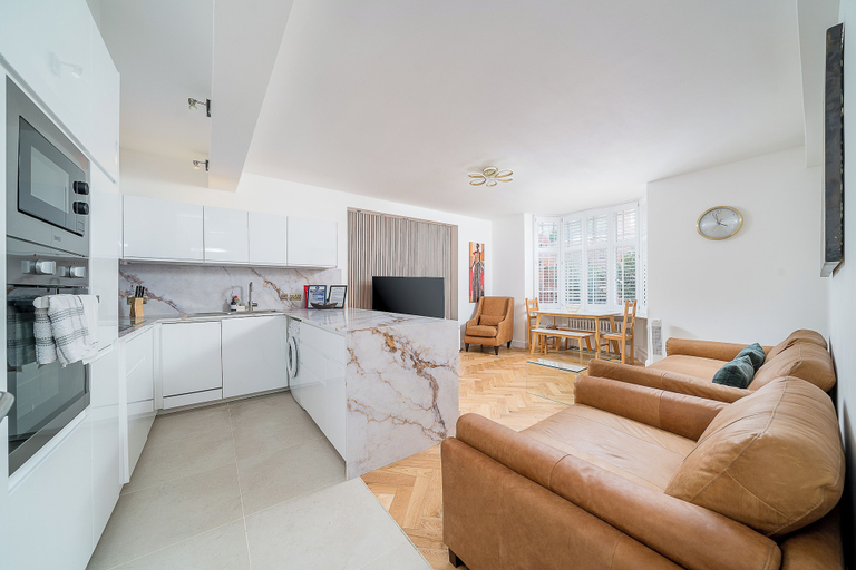 Others 5, JOIVY 2-bed flat near Notting Hill, London