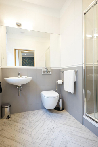 Bathroom 4, Apartamenty Klasztorna 25, Poznań City