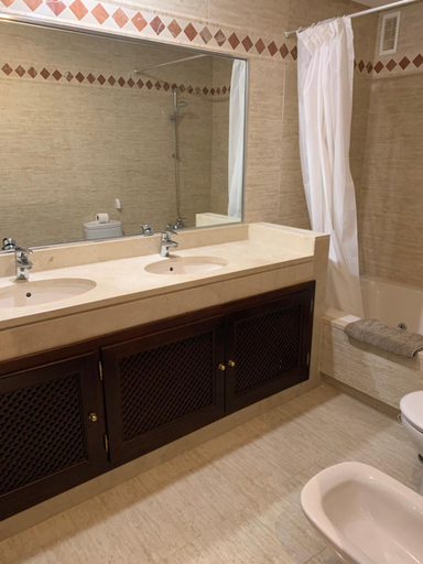 Bathroom 3, El Soto de Marbella Onsite Golf-Tennis-Padel-Gym 2 Bed 2 Bath Apartment Ph2B, Málaga