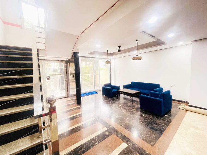Staircase, Opo Ministar Hotel, Gurgaon