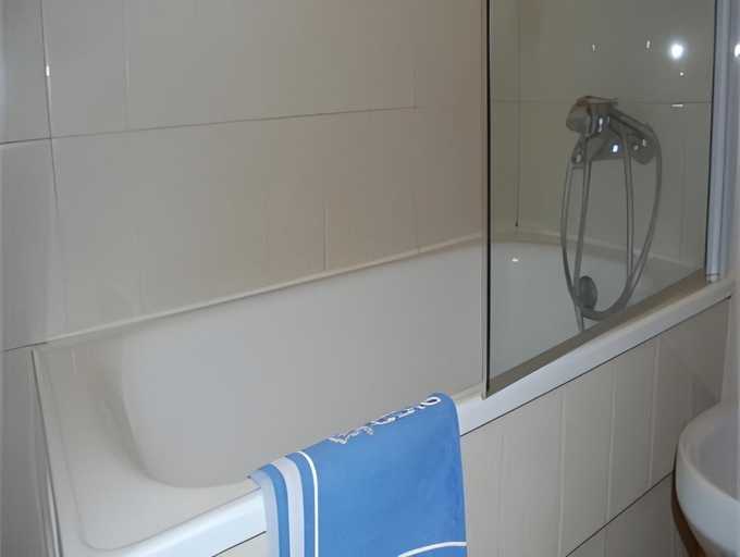 Bathroom 3, Hotel Galaico, Pontevedra