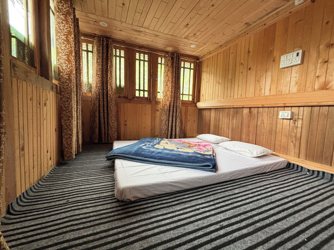 Room 3, Viraaj Homestay, Uttarkashi