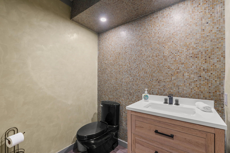 Bathroom 3, Stylish Westwood Condo, Los Angeles