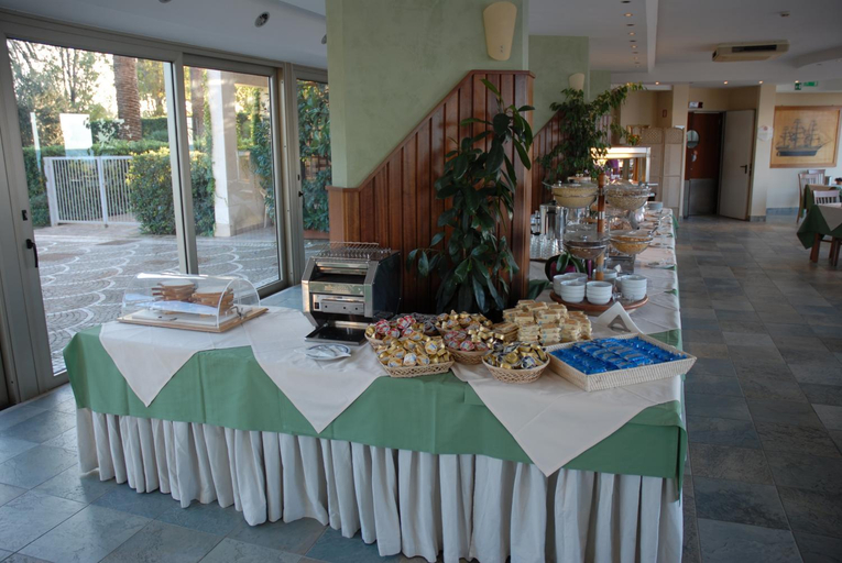 Food & Drinks 5, Grand Hotel L Approdo, Latina
