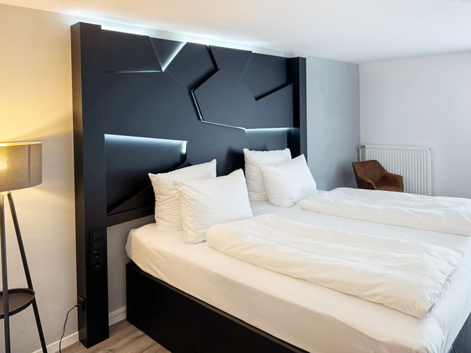 Bedroom 4, DORMERO Hotel Weingarten, Ravensburg