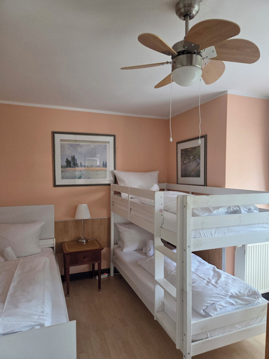Bedroom 3, CityPark Hotel, Köln