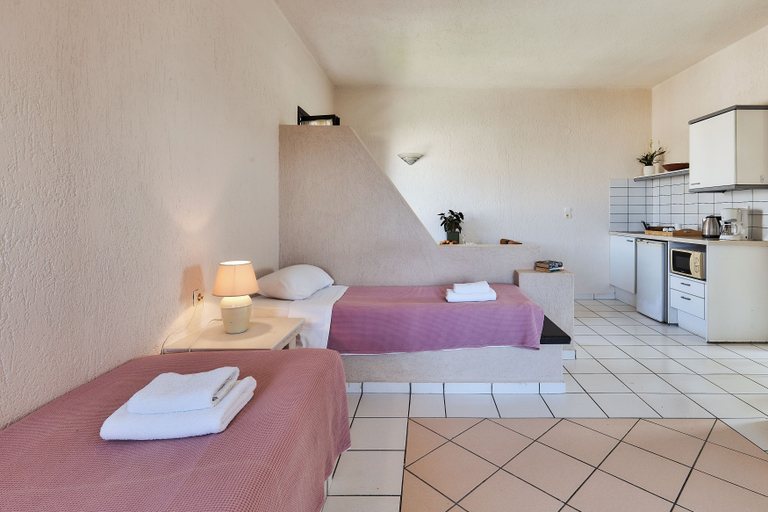 Bedroom 3, Creteco Hotel & Suites, Crete
