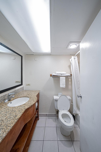 Bathroom 4, Motel 6 Pocatello, ID, Bannock