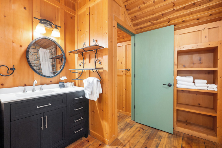 Bathroom 4, Cabins at Green Mountain, Taney