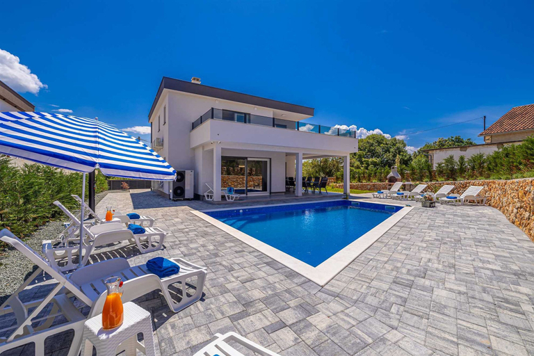 Room 5, Villa Katharina With Private Pool, Krk