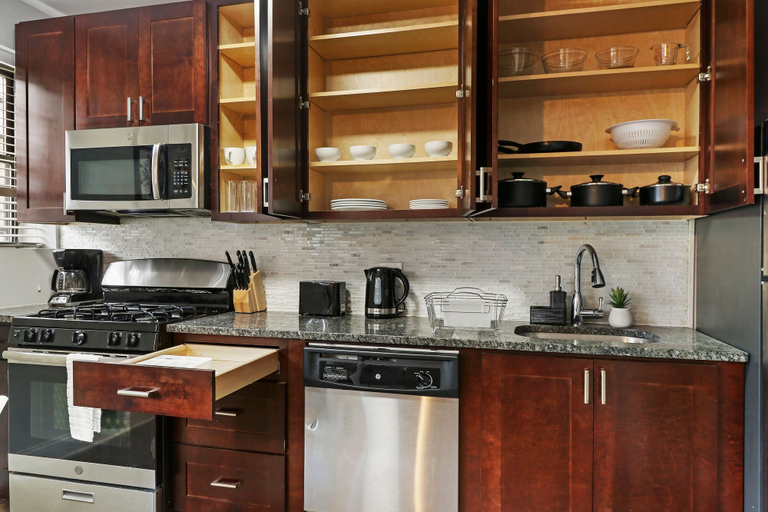 Others 4, Delightful 1BR - Ashland BW, Cook