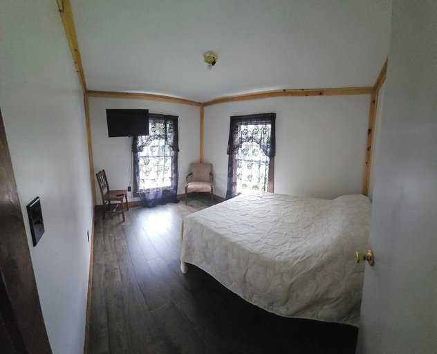 Bedroom 2, Leapin Lenas, Piscataquis