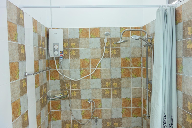Bathroom 4, Mook Ing Lay, Kantrang