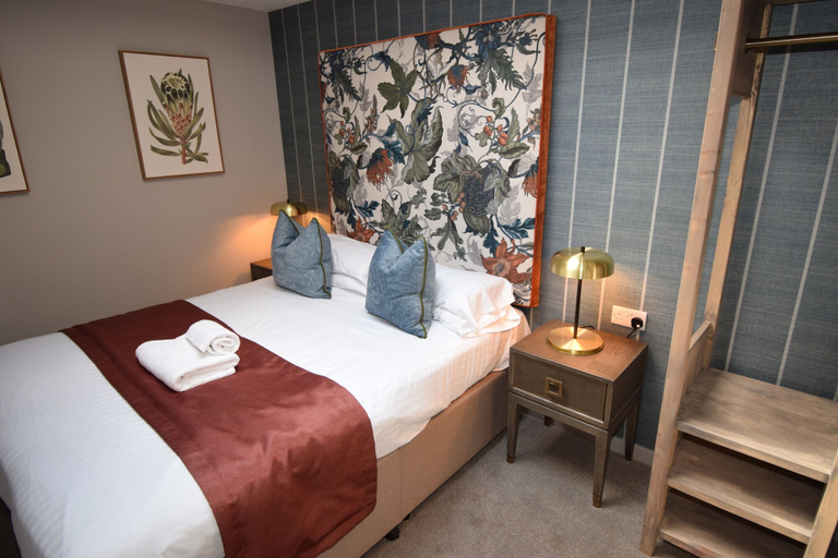Bedroom 2, The Elphinstone Hotel, South Lanarkshire