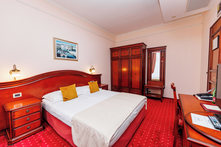 Bedroom 3, Hotel Savoy, Opatija/Veprinac