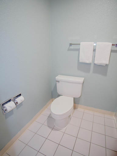 Bathroom 5, Country Inn & Suites by Radisson, Coeur d'Alene, Kootenai