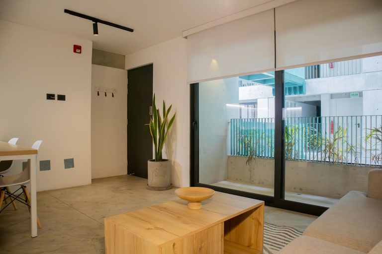 Room 5, w Phenomenal 1BR w Balcony in Barranco, Lima