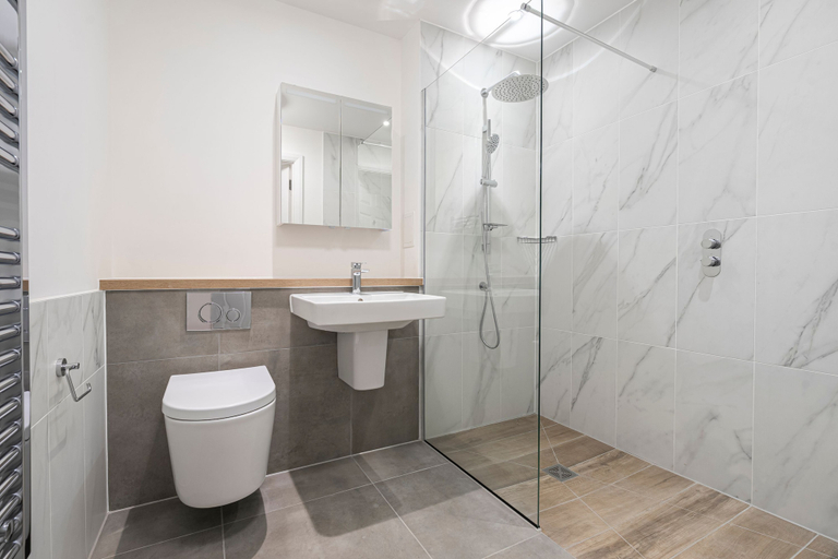 Bathroom, Whispers in Light 65s Stay, Surrey