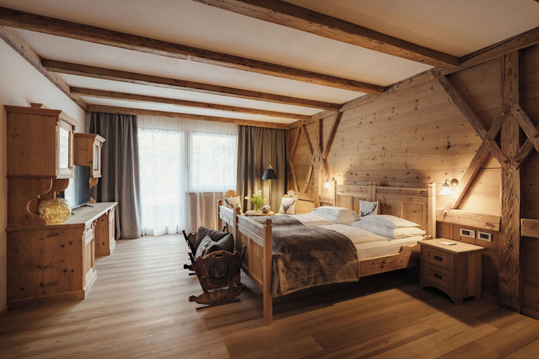 Bedroom 4, Hotel Antines, Bolzano