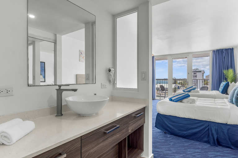 Bathroom 4, ESJ by PMI Puerto Rico