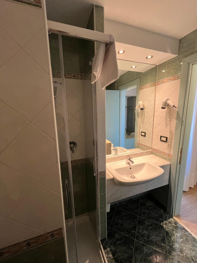 Bathroom, Hotel Terme Luna, Padua