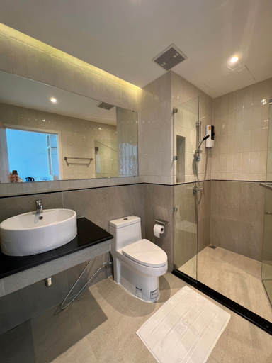 Bathroom 4, The Way Hotel Banpong, Ban Pong
