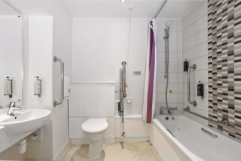 Bathroom 3, The Sparrow Hotel, Warwickshire