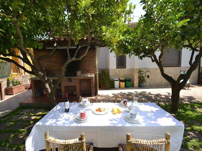 Food & Drinks 4, Holiday Home Agnone Bagni by Beach, Syracuse