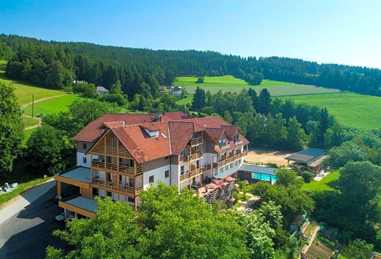 Others 4, Hotel Schwengerer, Hartberg-Fürstenfeld
