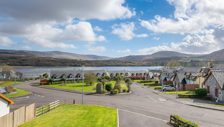 Room 4, 2 Bedroom Home in Kenmare With sea Views to Sleep 4