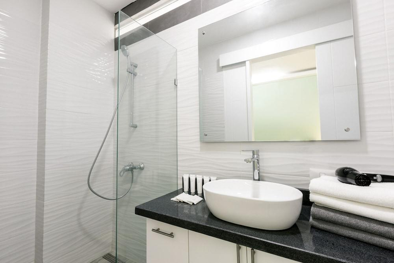 Bathroom 5, Ducassi Suites Beach Club & Spa Rooftop Pool, Salvaleon de Higuey