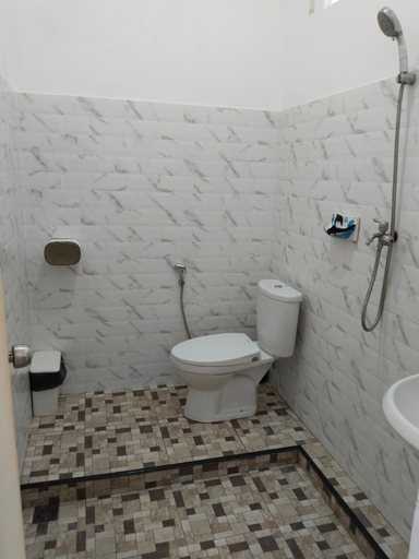 Bathroom 5, Azka Homestay, Lombok