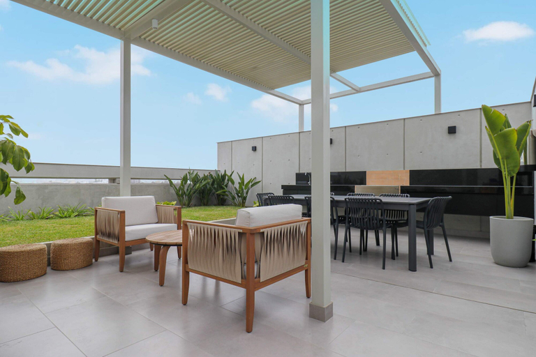 Room 3, w Spectacular 2BR With Balcony in Miraflores, Lima