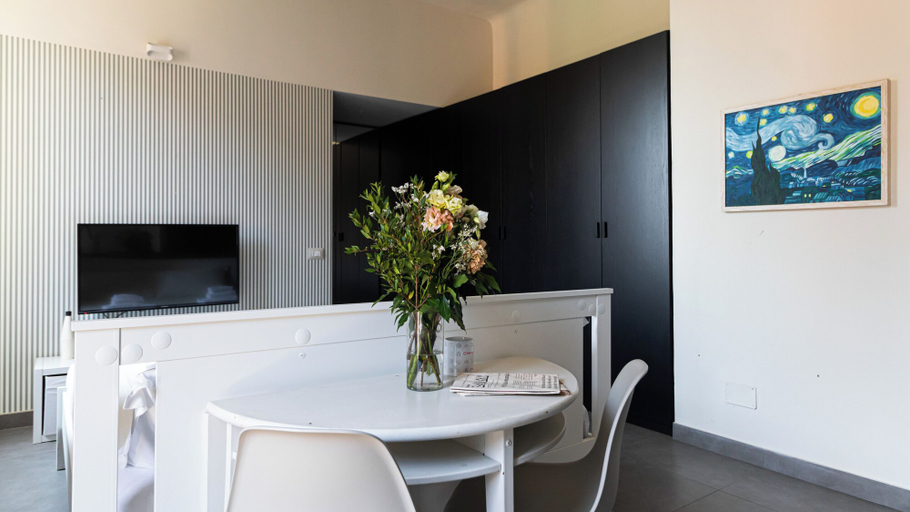 Others 3, Italianway Easy - Giambellino 67 A, Milano
