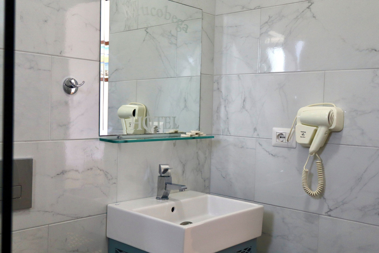 Bathroom 5, Mucobega Hotel, Sarandës