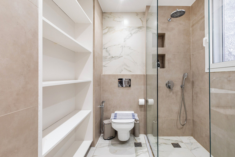 Bathroom 3, Attica - Captivating 2-Bedroom Apt & Balcony in Athens, Attica