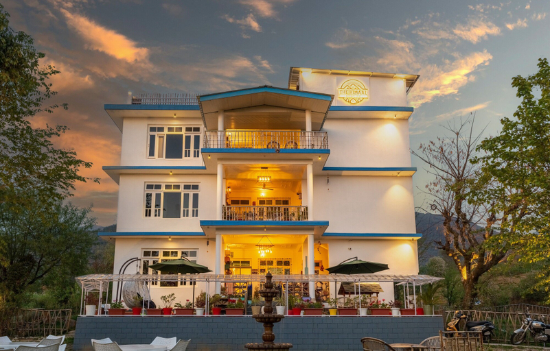 Exterior & Views