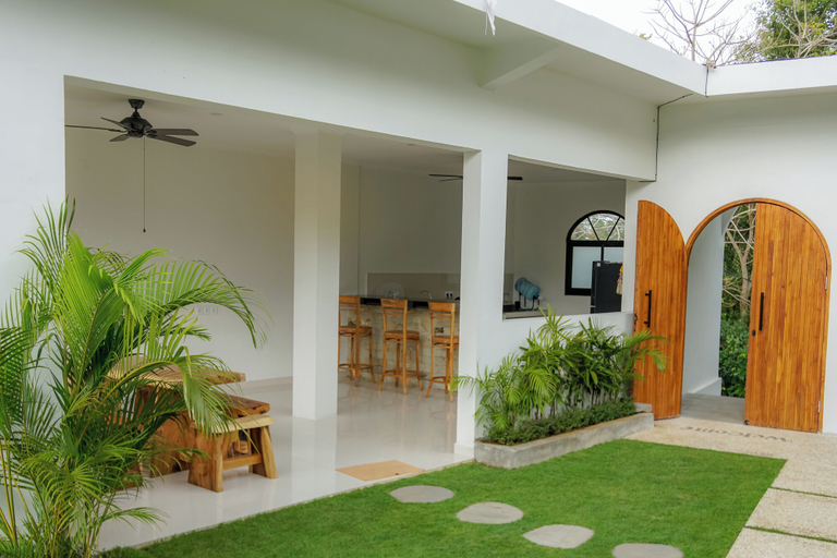 Outdoor dining 5, Kula Uluwatu, Badung