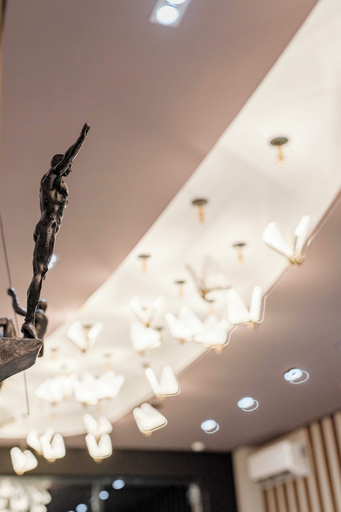 Others 3, Dulamerovic Hotel